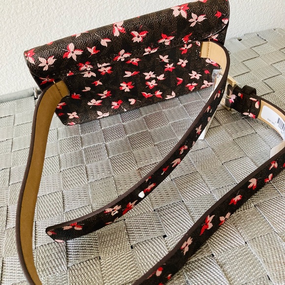 Michael Kors floral signature belt bag - Picture 4 of 9